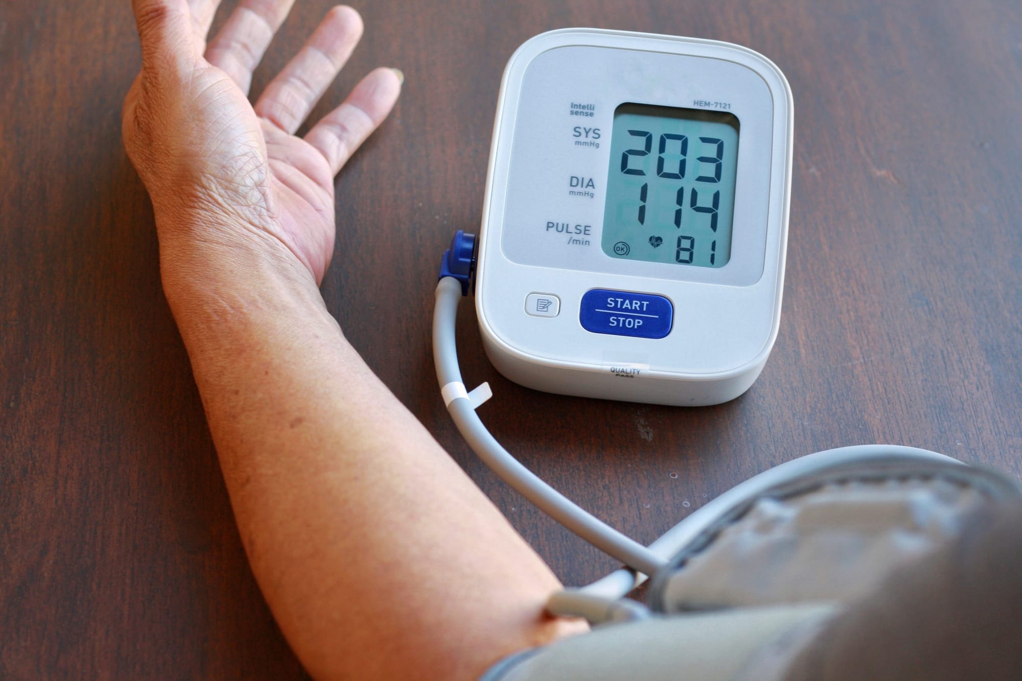 What is the most effective lifestyle to prevent serious chronic diseases?