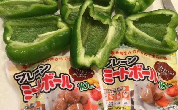 食事を重視する歯科医が伝授！～イシイのミートボールを使った簡単ピーマンの肉詰め～